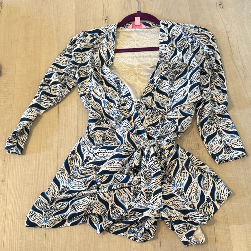 Lilly Pulitzer jumper - size xs - looking for a new home.